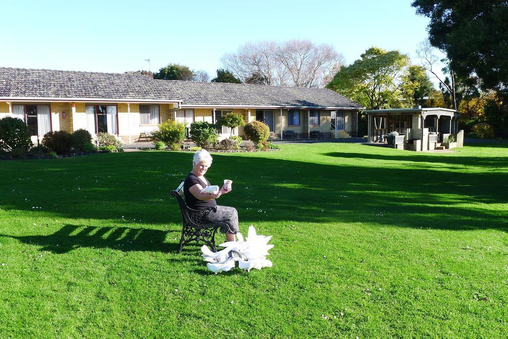 Willaway Motel Apartments Ulverstone Luaran gambar